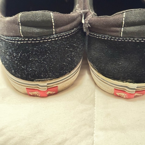 Vans Men's Classic Black and White Sneakers - Picture 6 of 6